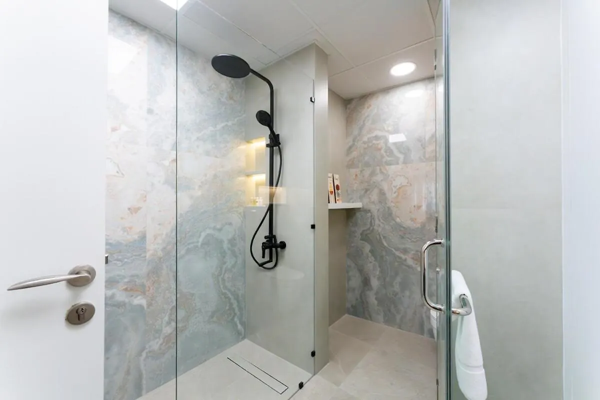 Veluxa - Renovated 1Bhk Next To Golf Apartment Dubai 0*,