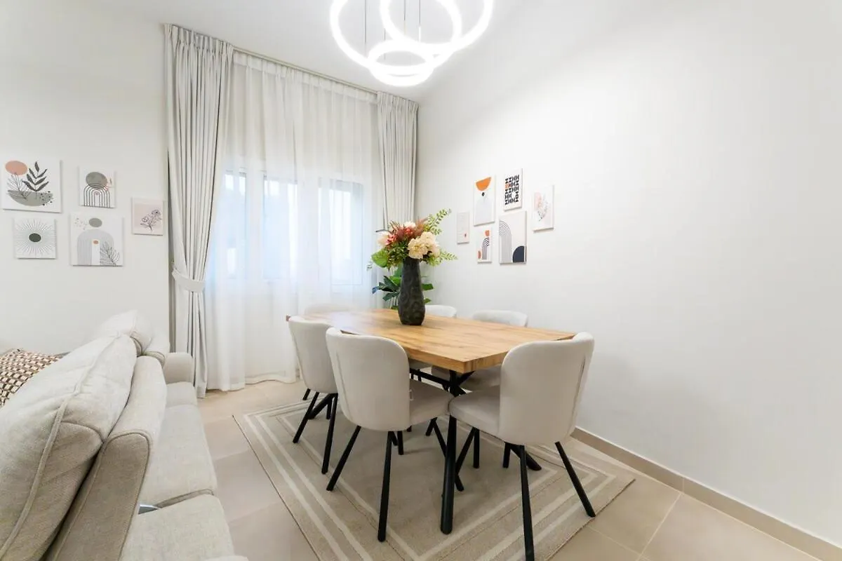 Veluxa - Renovated 1Bhk Next To Golf Apartment Dubai United Arab Emirates