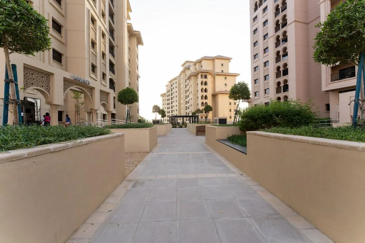 Veluxa - Renovated 1Bhk Next To Golf Apartment Dubai