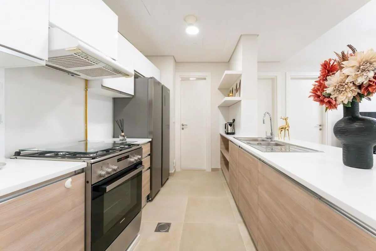 Veluxa - Renovated 1Bhk Next To Golf Apartment Dubai 0*,