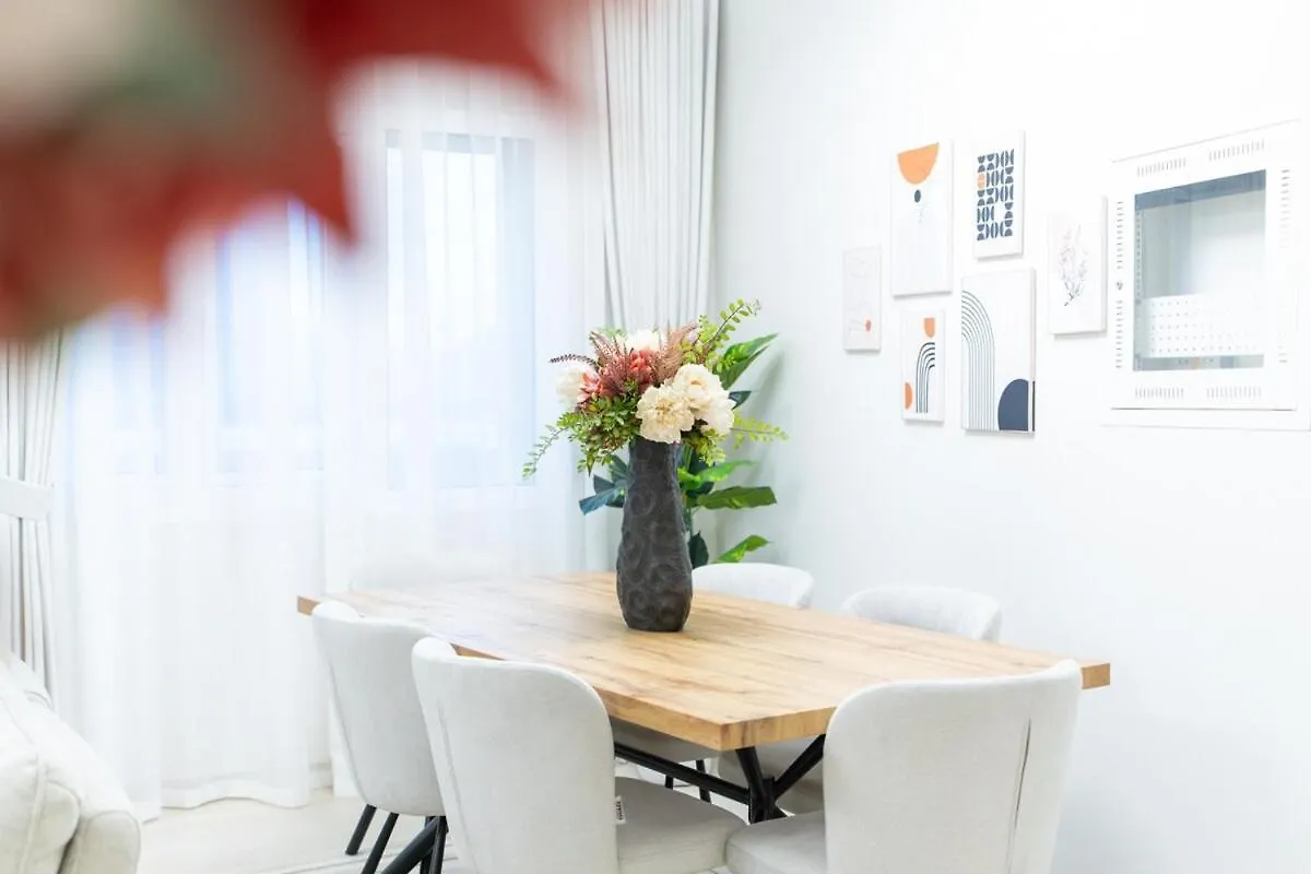Veluxa - Renovated 1Bhk Next To Golf Apartment Dubai