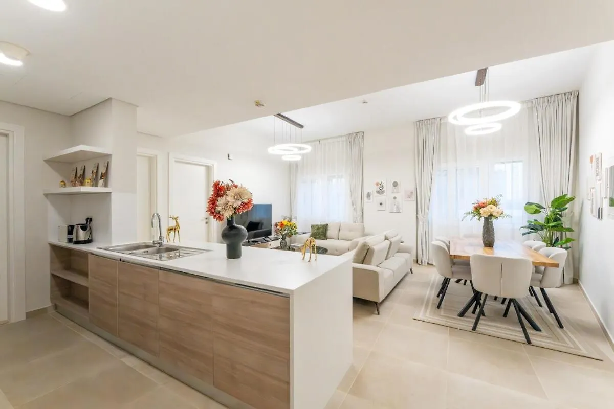 Veluxa - Renovated 1Bhk Next To Golf Apartment Dubai