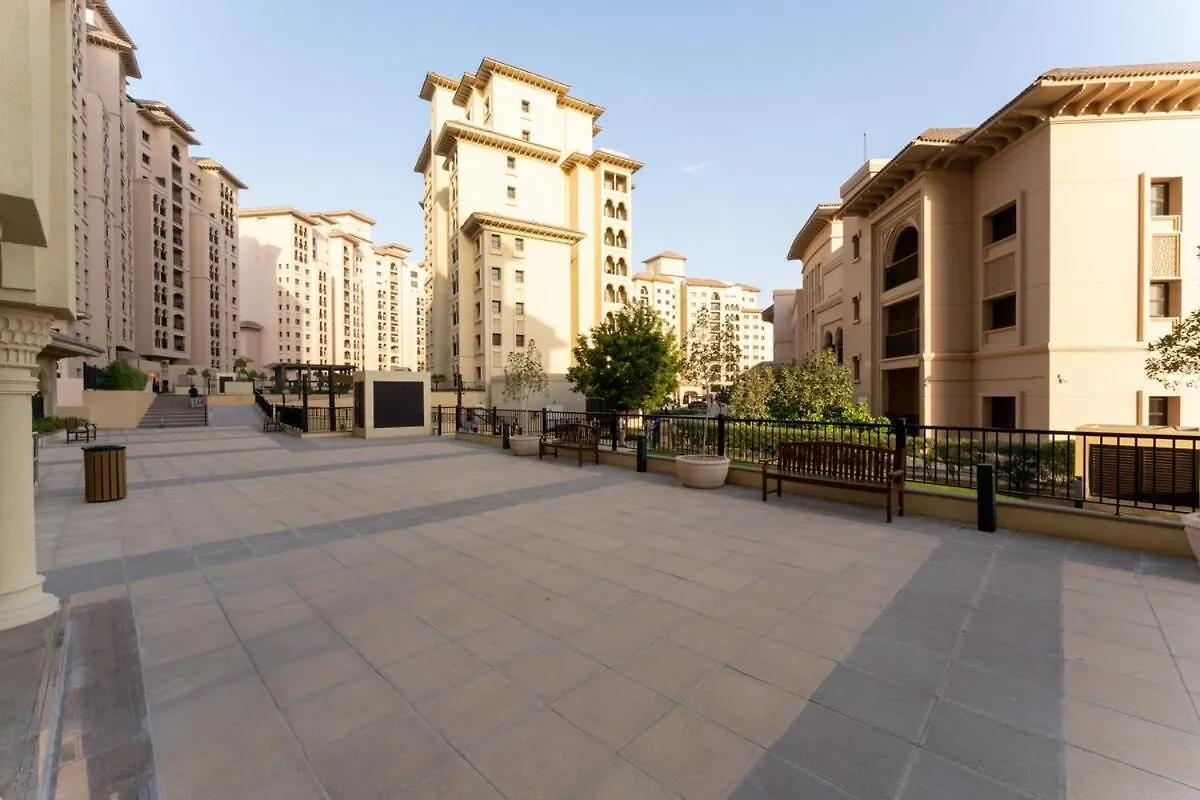 Veluxa - Renovated 1Bhk Next To Golf Apartman Dubaj
