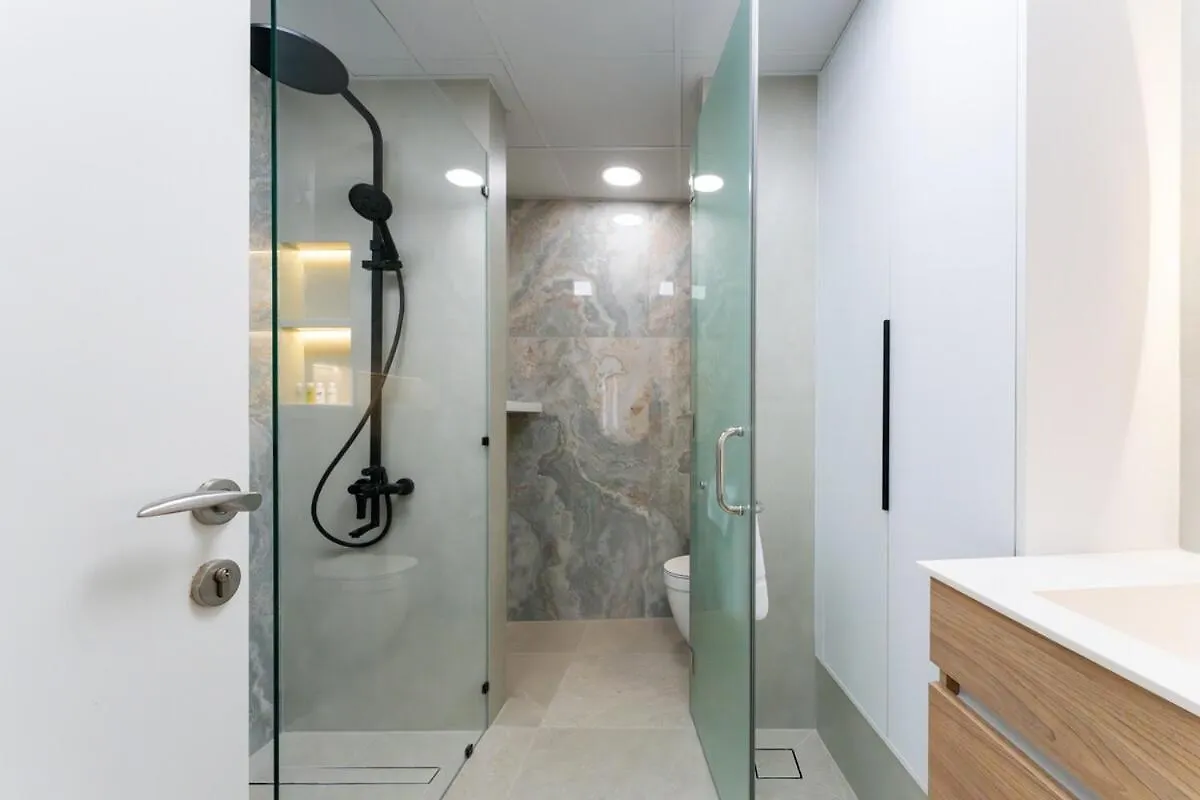 Veluxa - Renovated 1Bhk Next To Golf Apartman Dubaj